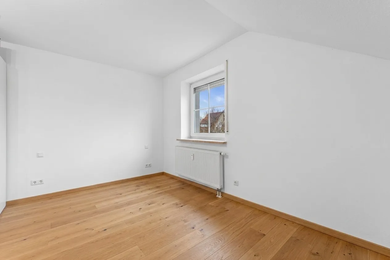 Schlafzimmer, Blick zum Fenster