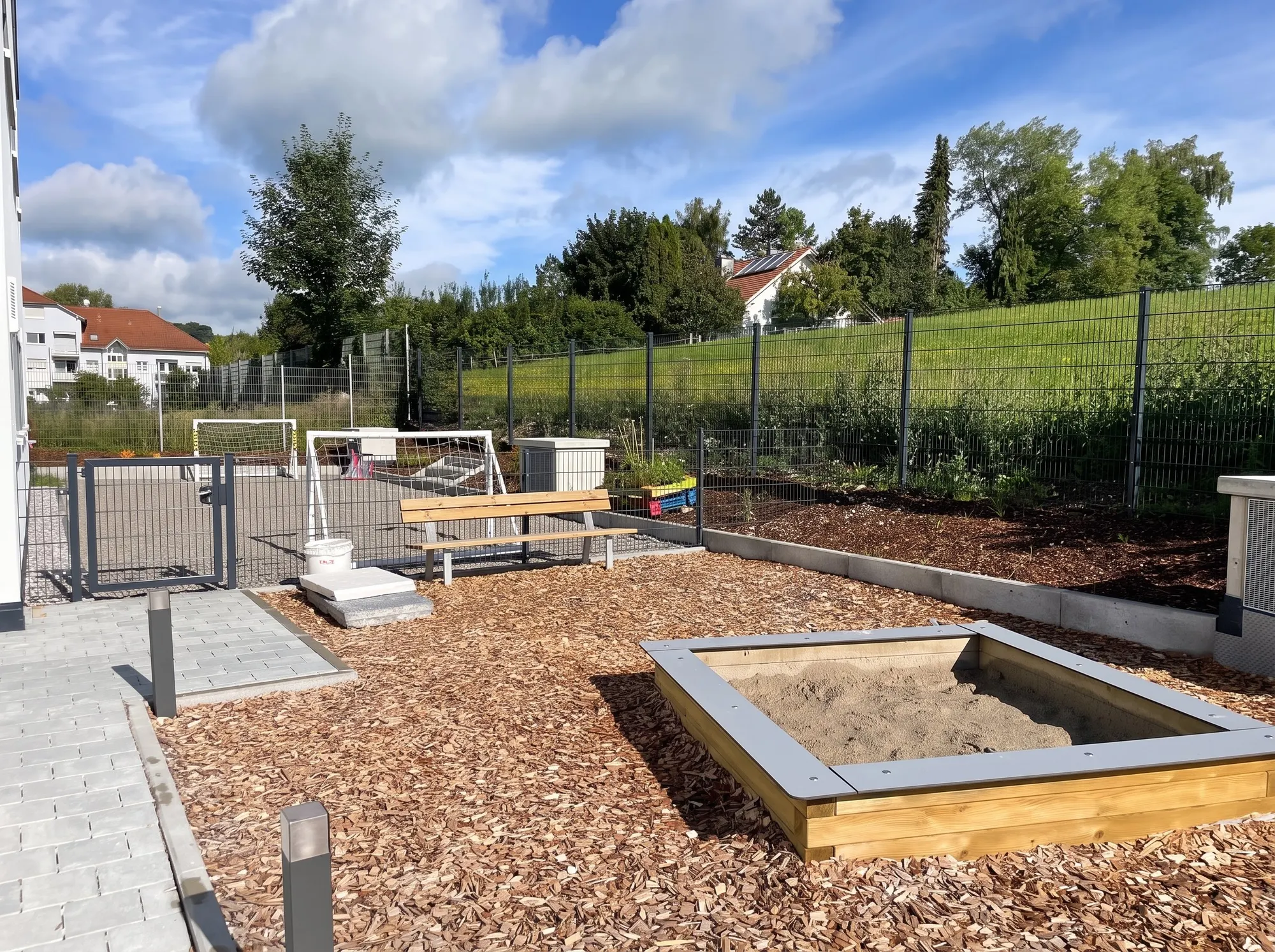 Spielplatz am Haus