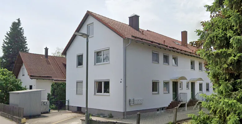 Mehrfamilienhaus mit 5 Wohnungen und Garagen in Buchloe