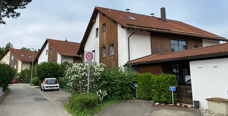 Mehrhausanlage mit 3 Häusern und 16 Wohnungen in Kaufbeuren-Neugablonz
